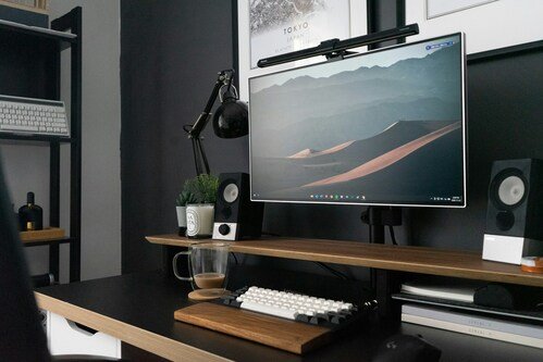 Desk shelf – elevate what matters